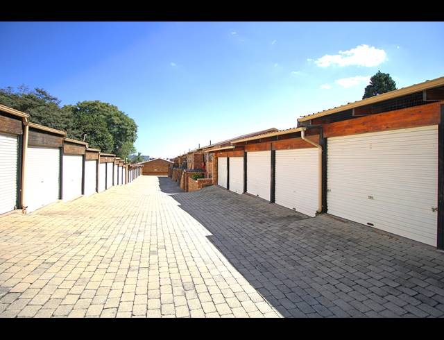 2 BEDROOM TOWNHOUSE FOR SALE IN FERNDALE